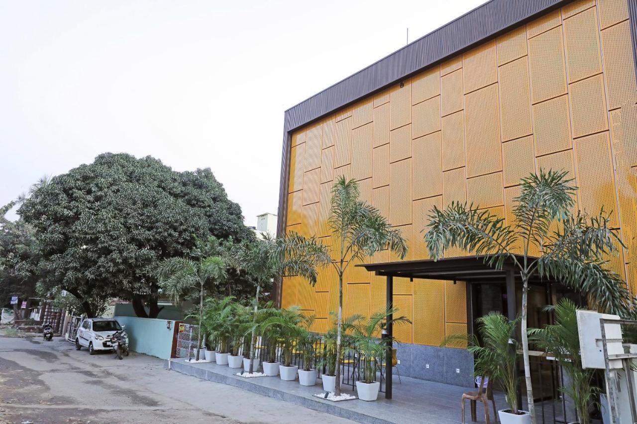 Fabhotel Oasis Yellow Courtyard Bhopal Exteriör bild